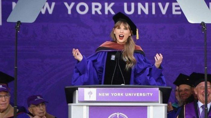 Taylor Swift 1, 19 Mei 2022