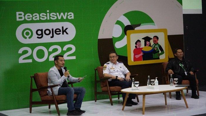 Beasiswa Gojek bagi anak mitra driver