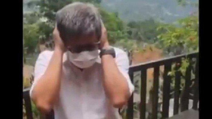 Aksi Rocky Gerung menutup telinga menjadi trending topik