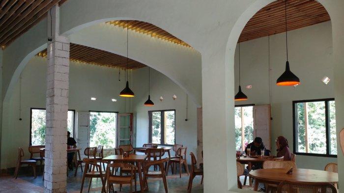 Salah satu sudut cafe Mrawan
