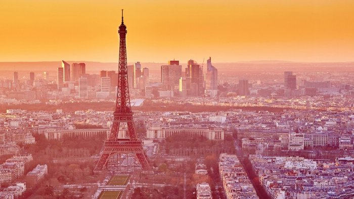 Menara Eiffel, Paris, Perancis.