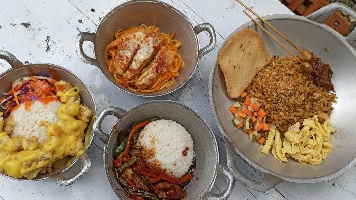 Berbagai pilihan menu makanan favorit di Bober Backyard Cafe, Jalan Bojongkoneng Atas No 43, Bandung