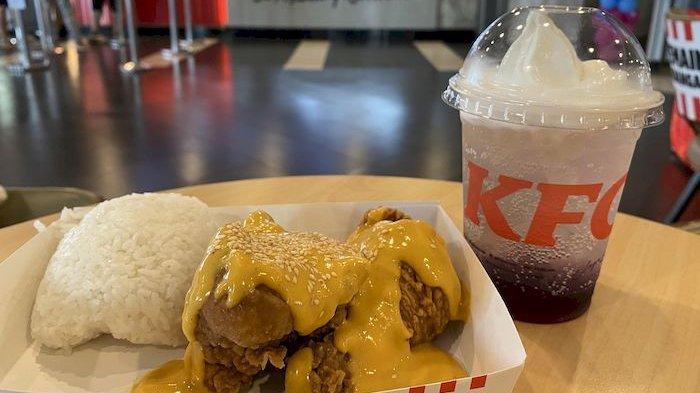 menu terbaru KFC Golden Combo dan very berry float dengan saus keju melimpah
