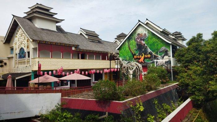Objek Wisata The Great Asia Africa Lembang yang ditutup sementara akibat zona merah pandemi Covid-19 di Kabupaten Bandung Barat