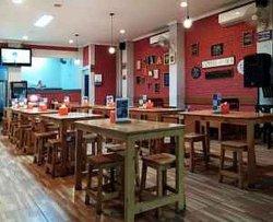 suasana Warung Koflok di Jalan Kopo, Bandung