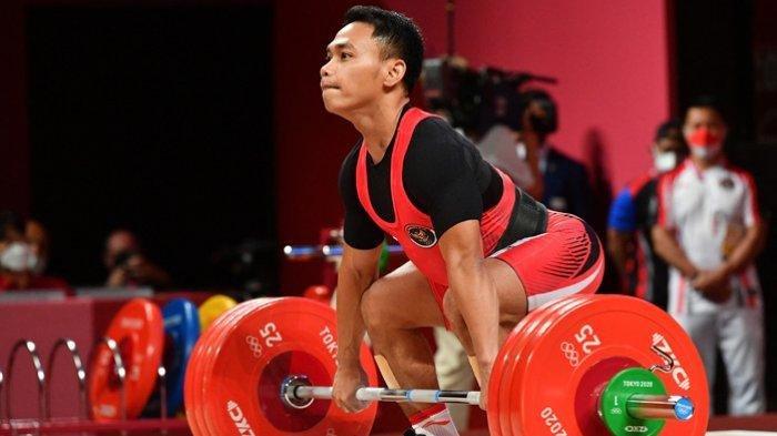 Eko Yuli Irawan lifter Indonesia peraih medali perak Olimpiade Tokyo 2020