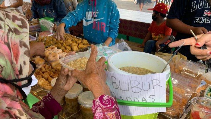 Bubur Ancur Paddas milik mulai banyak dijual saat bulan Ramadan. Bubur ini menjadi menu khas milik Berau.