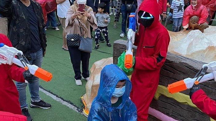 Sensasi permainan Squid Game di Lembang Wonderland