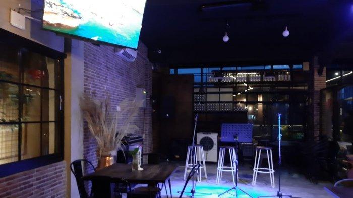 This Way Cafe & Kitchen, kafe kekinian yang cocok buat ngopi bareng atau sekedar menikmati buku sebelum puasa //Amelia MutiaRachmah