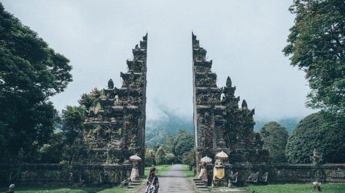Ilustrasi wisatawan mancanegara di Bali. UNSPLASH/KHARL ANTHONY PAICA