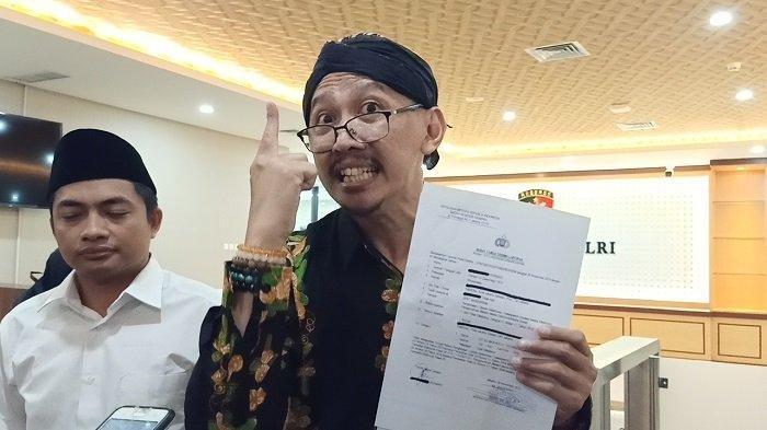 Permadi Arya alias Abu Janda di Bareskrim Mabes Polri, Jakarta Selatan, Jumat (29/11/2019).