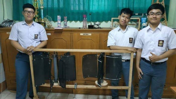 3 Siswa SMA Trinitas Bandung Ciptakan Turbin Pembangkit Tenaga Listrik di Jalan Tol