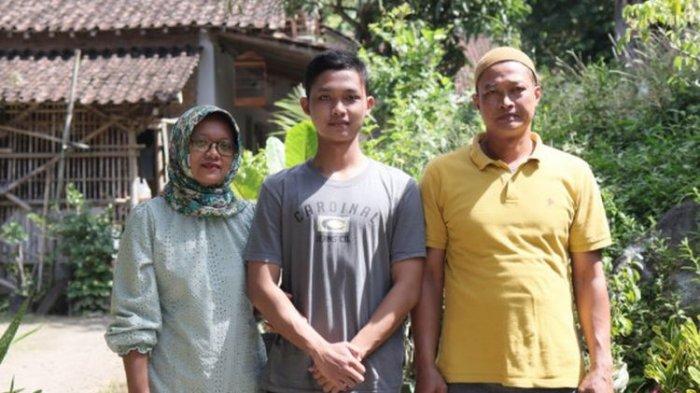 Adam Adhitya Prayoga, anak tukang las yang lolos UGM tanpa biaya kuliah dan tanpa tes