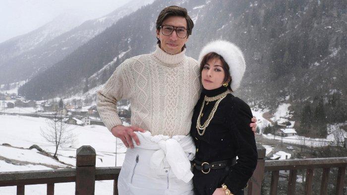 Adam Driver dan Lady Gaga dalam poster film 'House of Gucci'