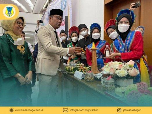 Gubernur Jawa Barat Ridwan Kamil di SMAN 1 Bogor