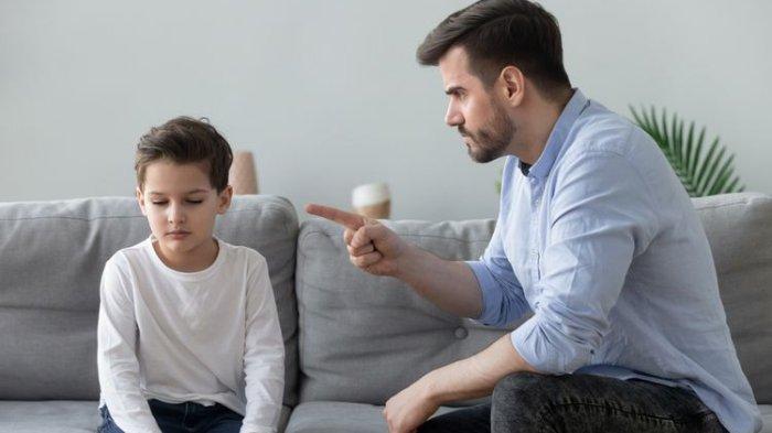 Ilustrasi strict parents, apa itu strict parents, strict parents adalah, dampak strict parents, tanda-tanda strict parents.