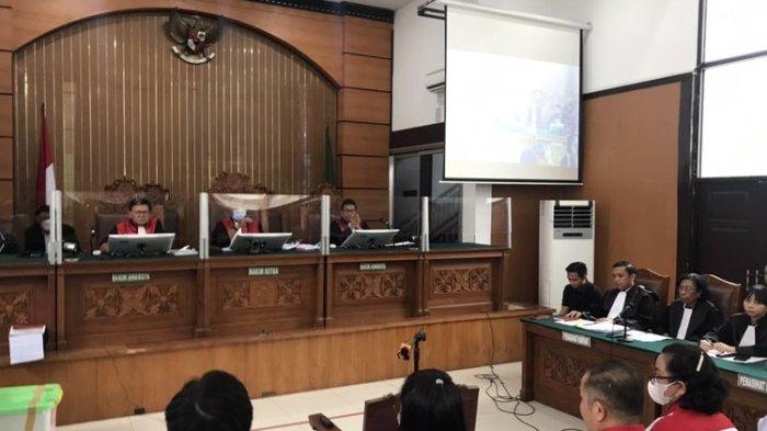Sebanyak 12 orang termasuk pihak keluarga Nofriansyah Yosua Hutabarat atau Brigadir J dihadirkan jaksa penuntut umum (JPU) pada Kejaksaan Negeri (Kejari) Jakarta Selatan (Jaksel) dalam sidang Richard Eliezer Pudihang Lumiu atau Bharada E dalam persidangan di Pengadilan Negeri (PN) Jakarta Selatan, Selasa (25/10/2022).