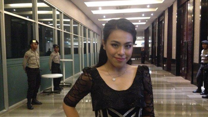 Penyanyi Kamasean ditemui di Hotel Bidakara, Pancoran, Jakarta Selatan, Rabu (12/4/2017) malam.