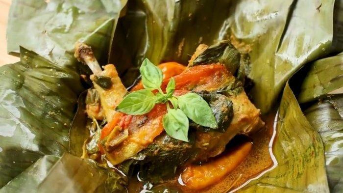 Kuliner Pepes Ayam Kemangi