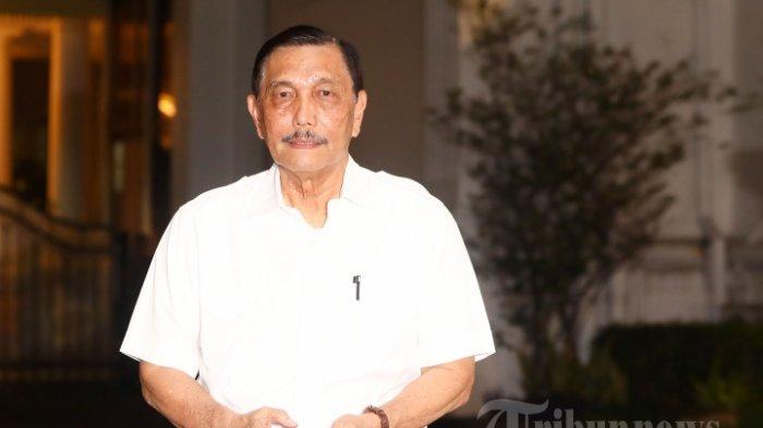 Luhut Binsar Panjaitan tiba di Kompleks Istana Kepresidenan, Jakarta Pusat, Selasa (22/10/2019). Sesuai rencana, Presiden Joko Widodo memperkenalkan jajaran kabinet barunya kepada publik mulai Senin (21/10/2019), usai Jokowi dilantik pada Minggu (20/10/2019) kemarin untuk masa jabatan periode 2019-2024 bersama Wakil Presiden Ma'ruf Amin.