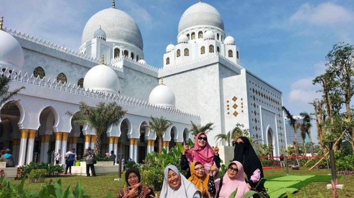 Masjid Raya Sheikh Zayed Solo Senin (14/11/2022)