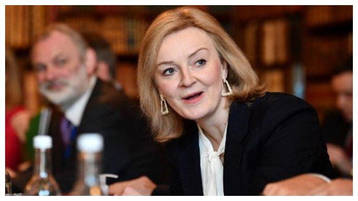 Liz Truss menghadiri rapat dengan Wakil Presiden Komisi Eropa di Chvening House, Sevenoaks, London, 13 Januari 2022.