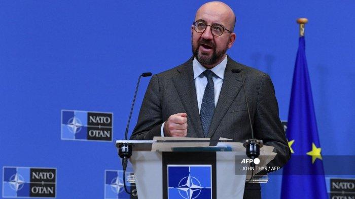 Presiden Dewan Eropa Charles Michel memberikan konferensi pers tentang operasi militer Rusia di Ukraina setelah pembicaraan dengan Presiden Komisi Eropa dan Sekretaris Jenderal NATO, di markas NATO di Brussels pada 24 Februari 2022. Presiden Rusia Vladimir Putin telah meluncurkan operasi militer di Ukraina pada 24 Februari 2022 setelah berminggu-minggu