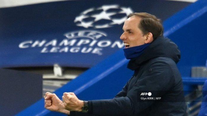 Pelatih Chelsea Thomas Tuchel melakukan selebrasi setelah gelandang Inggris Chelsea Mason Mount mencetak gol kedua timnya dalam pertandingan sepak bola semifinal leg kedua Liga Champions UEFA antara Chelsea dan Real Madrid di Stamford Bridge di London pada 5 Mei 2021.