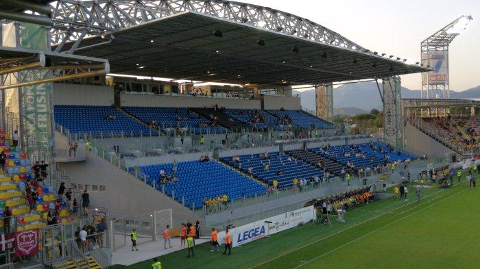 Stadio Benito Stirpe, stadion kandang dari Frosinone Calcio SRL.