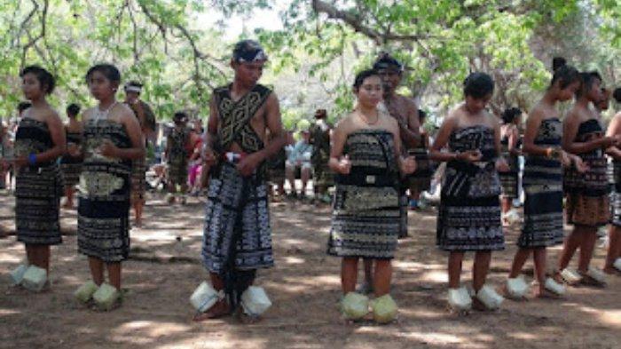 Tari Padoa, Sabu Raijua, Nusa Tenggara Timur (NTT).
