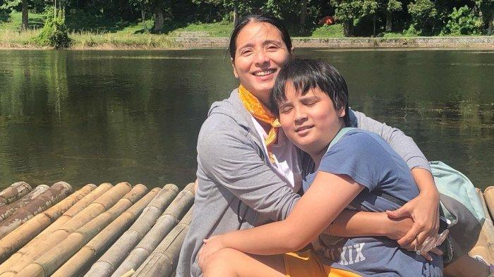 Unique Priscilla dan anak keduanya