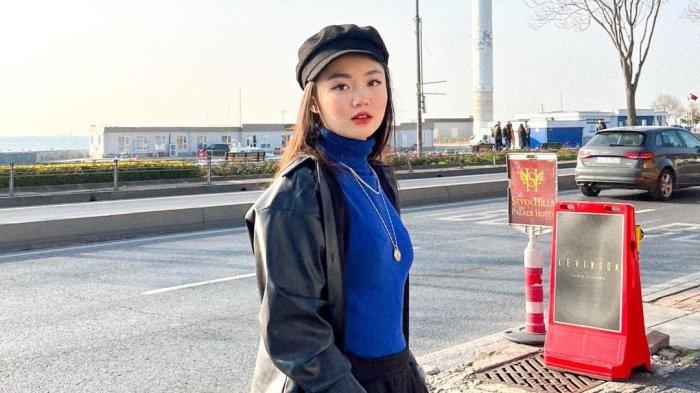 Vanessa Khong adalah selebgram dan pebisnis asal Medan. Namanya mulai dikenal karena sering terlihat di konten Indra Kenz.