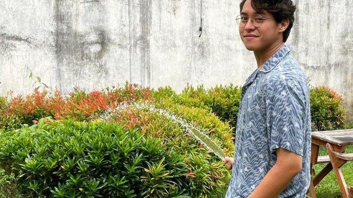 Ardhito Pramono rilis EP Album bertajuk 'Semar & Pasukan Monyet'.