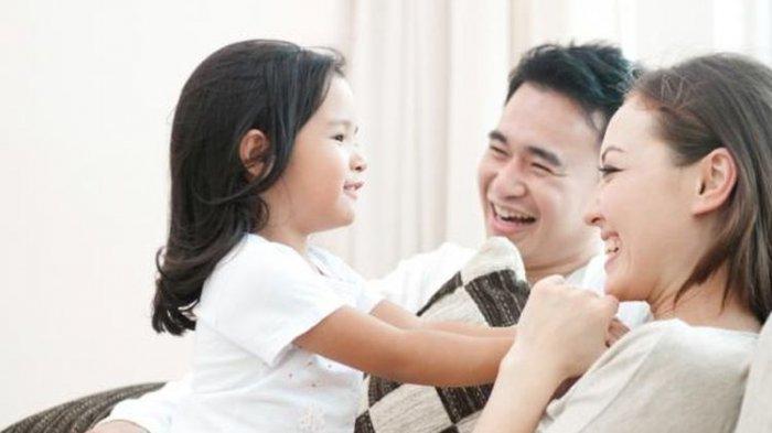 Ilustrasi anak bersama orangtua