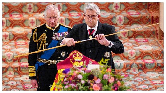 melihat-Lord-Chamberlain.jpg