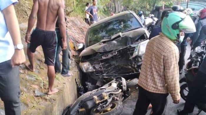 mobil-hilux-yang-dikendarai-wakil-bupati-yalimo.jpg