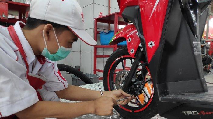 Selama musim hujan, rem merupakan salah satu komponen sepeda motor yang perlu diberi perawatan tambahan