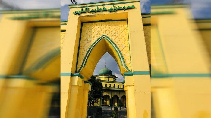 Mesjid Syahabuddin Siak Sri Indrapura, dibangun pada 1926 M pada masa pemerintahan Sultan Syarif Kasim II