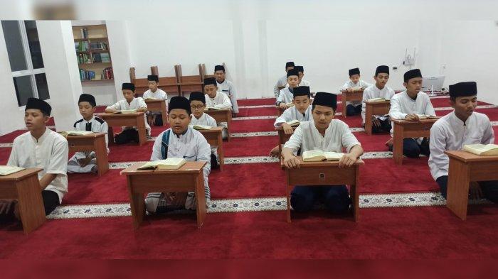 Santri sekolah quran hidayatullah darussalam