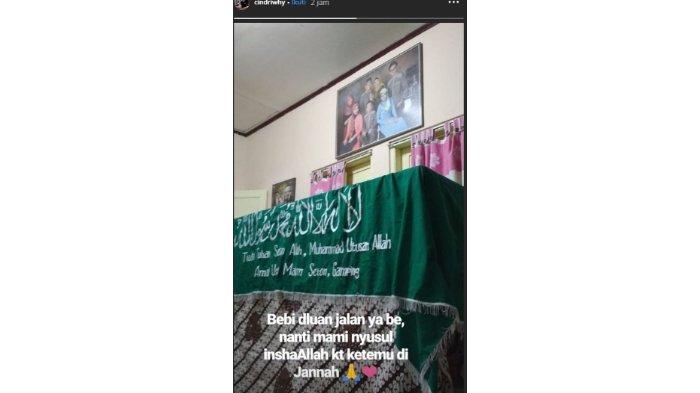 Cindri Wahyuni unggah story berupa foto peti Bani Seventeen serta pesan untuk suaminya.