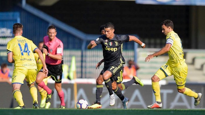 Cristiano Ronaldo saat debut bersama Juventus di Liga Italia.